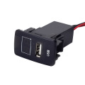 Carregador USB com Voltímetro para Toyota / Honda